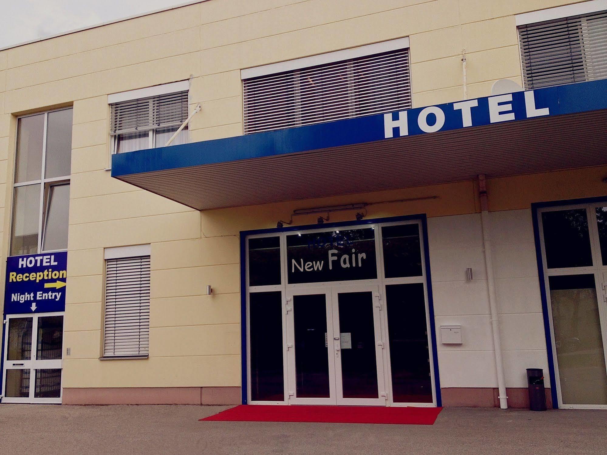 Hotel New Fair Munich Messe Exteriör bild
